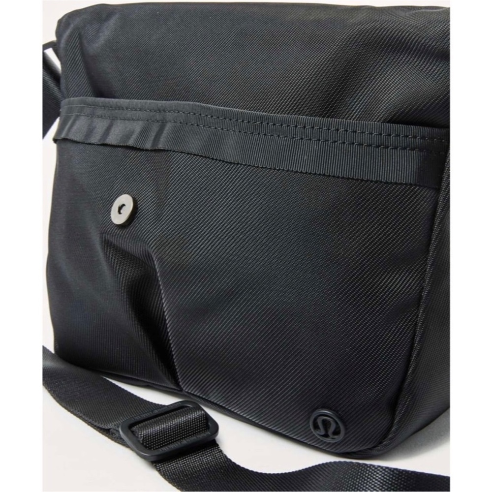 Special Edition! Very Rare! Lululemon Festival Bag II Denim Black - Picture 3 of 14